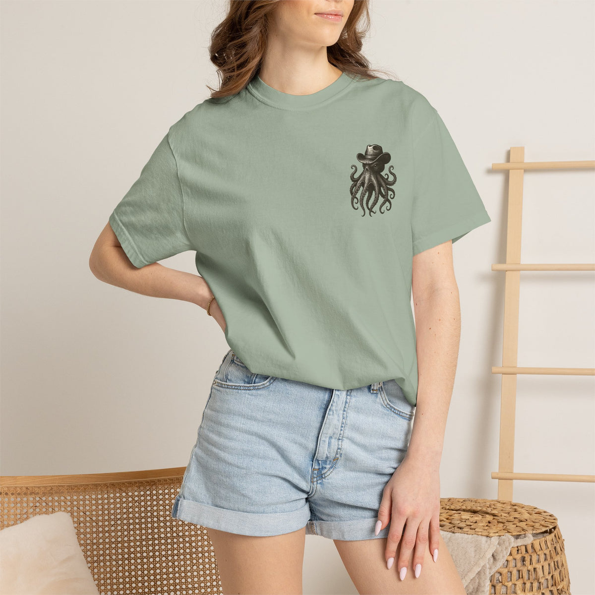 Leon the Octopus cocktail Unisex Garment-Dyed T-shirt